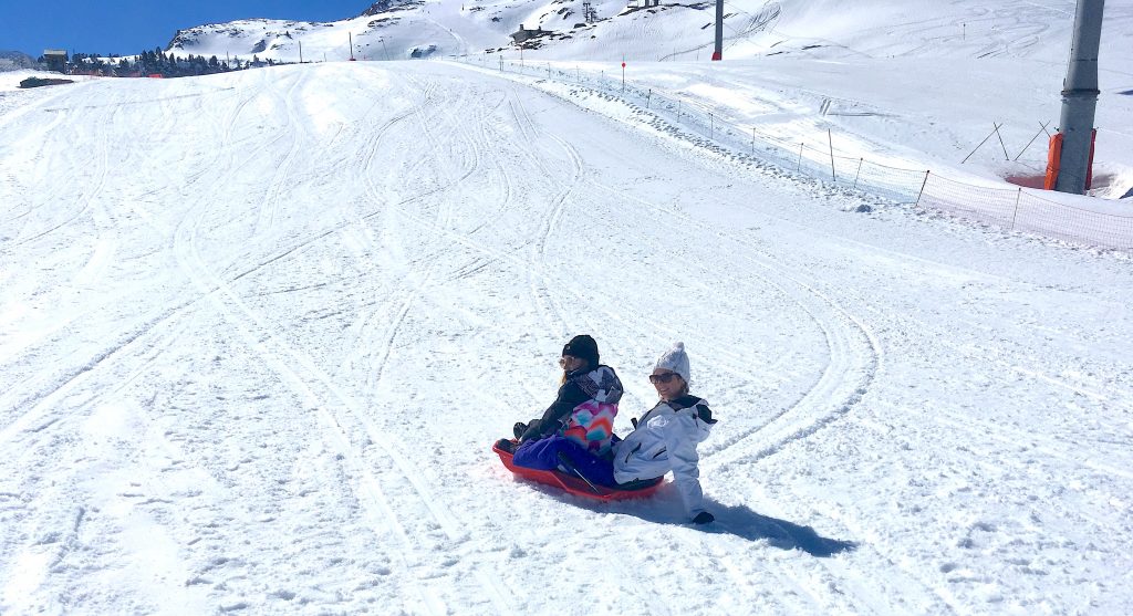 Les soeurs Coquillettes font du ski !