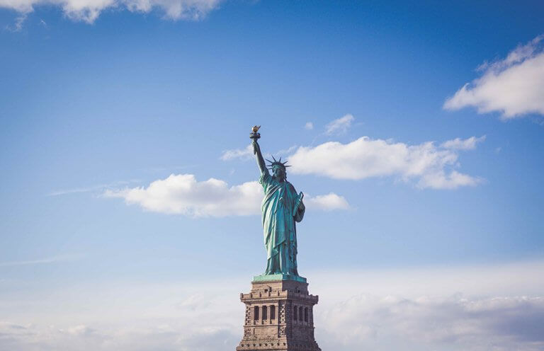 pas-de-rp-a-new-york-lessoeurscoquillettes-statue
